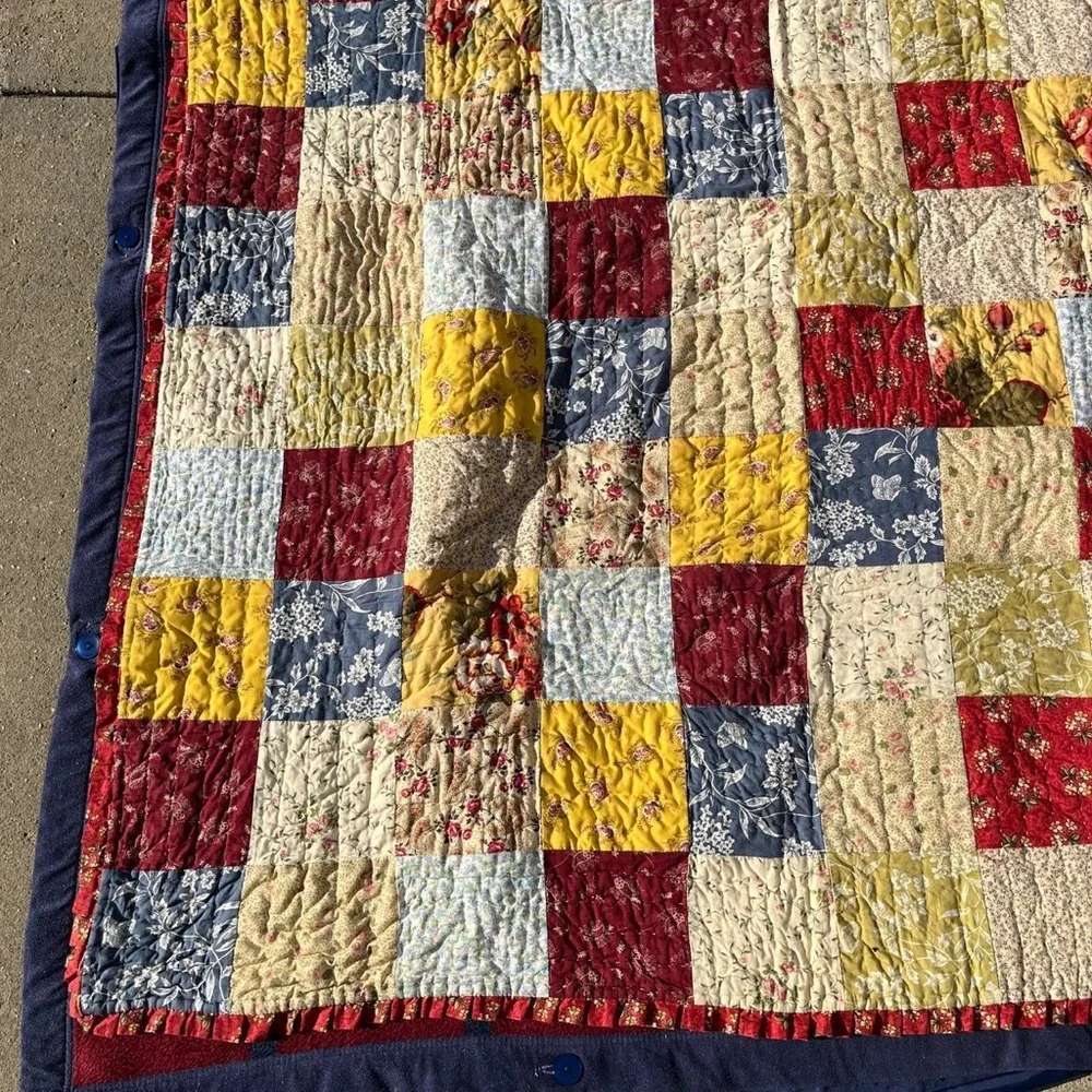Vtg reversible floral patchwork quilt   Multicolored Blanket cottagecore western